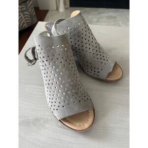 Sophia Milano Grey Leather Suede Sling Heeled Peep Toe Sandals Size 8.5 Italy